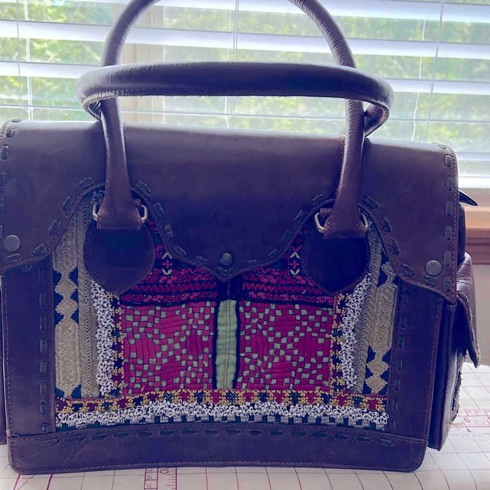 Vintage Addiction purse-embroidery, beads, Kantha fabrics details!Leather/fabric